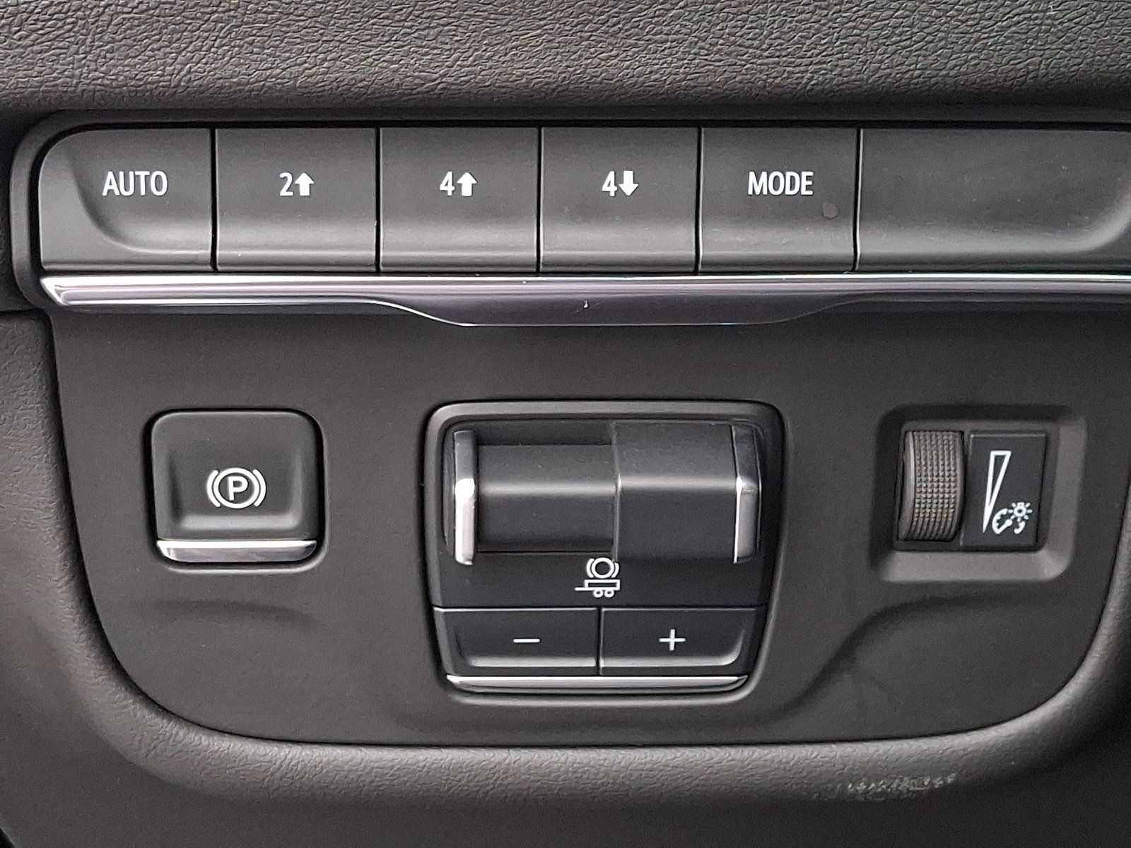 Used 2025 Cadillac Escalade Premium Luxury AWD/4WD image 28