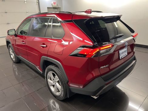 Used 2021 Toyota RAV4 Limited image 4