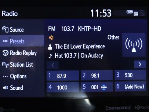 Used 2020 Toyota Sienna XLE image 14