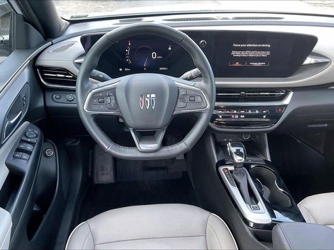 Used 2025 Buick Envista Avenir FWD image 5