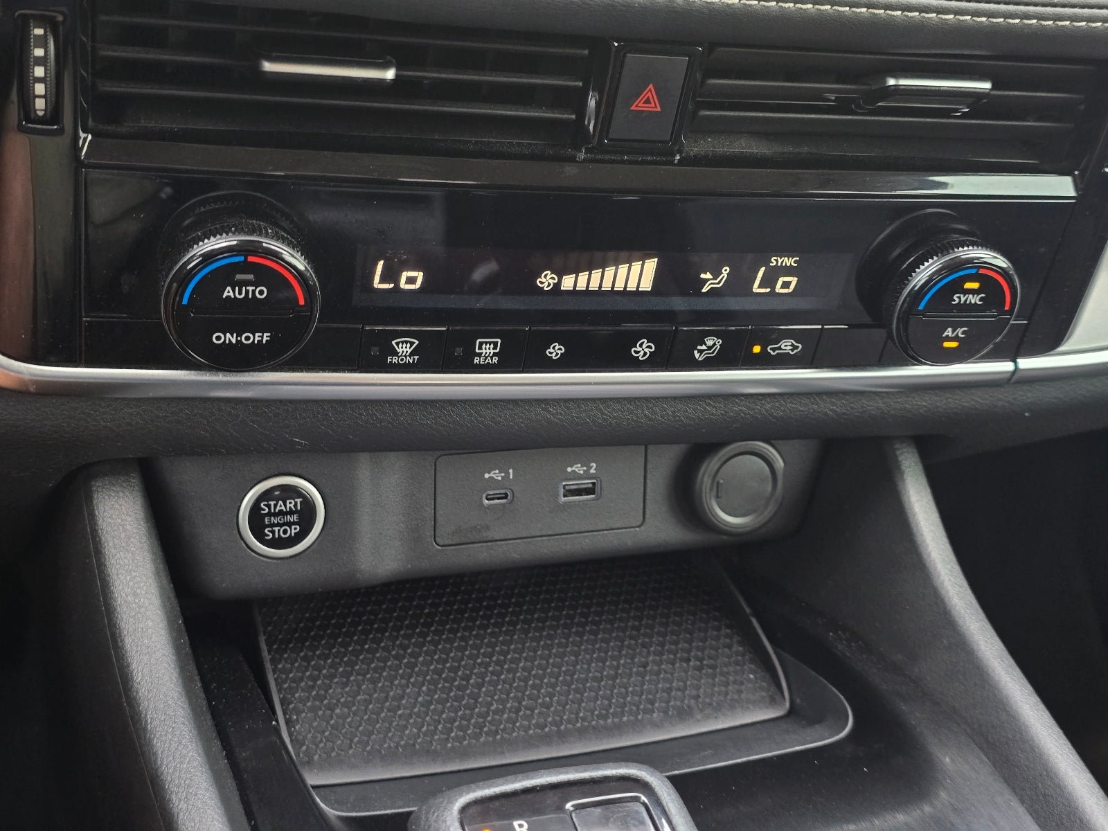 Used 2022 Nissan Rogue SV FWD image 19