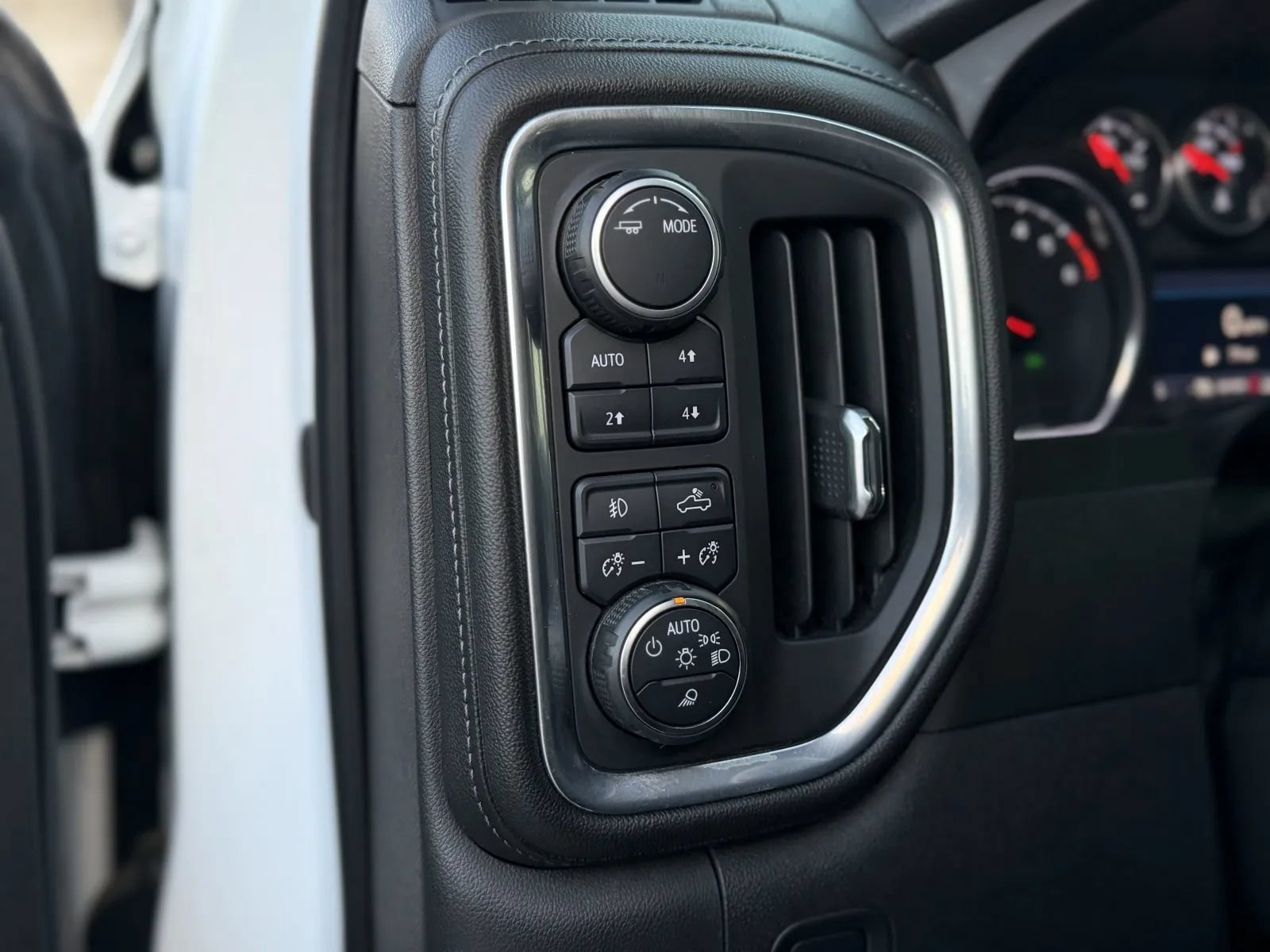 Used 2020 Chevrolet Silverado 1500 RST w/ All-Star Edition AWD/4WD image 25