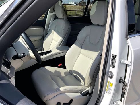 Used 2023 Volvo XC90 T8 Plus w/ Protection Package image 8