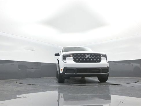 New 2025 Ford Maverick XLT image 32