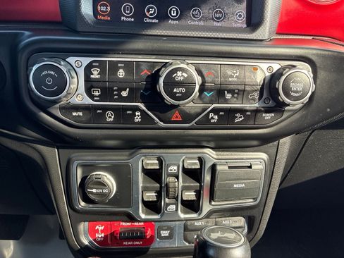 Used 2020 Jeep Wrangler Unlimited Rubicon AWD/4WD image 24