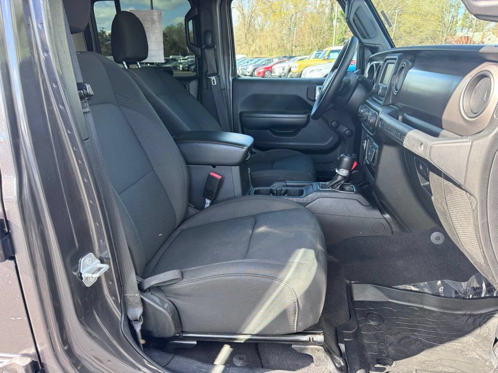 Used 2021 Jeep Wrangler Unlimited Sport AWD/4WD image 21