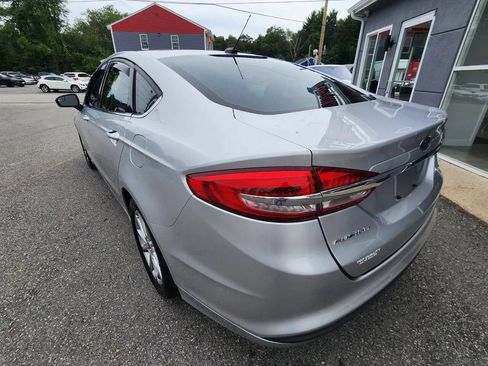 Used 2017 Ford Fusion SE FWD image 7