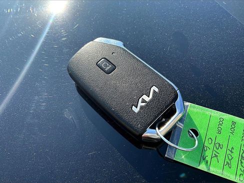 Used 2023 Kia Sorento SX image 12