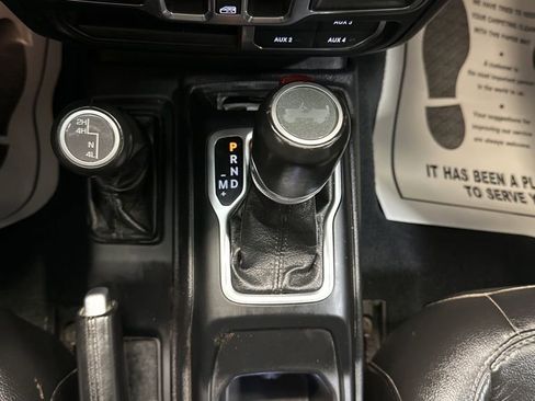 Used 2020 Jeep Wrangler Unlimited Sahara image 28