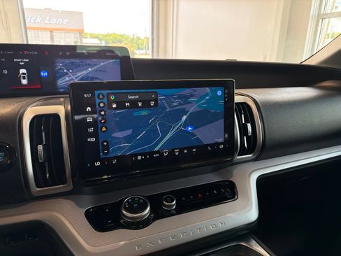Used 2025 Ford Expedition Max Active AWD/4WD image 33