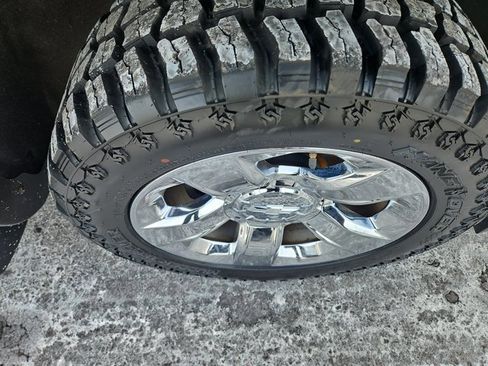 Used 2014 Chevrolet Silverado 1500 LTZ Z71 w/ LTZ Plus Package image 3