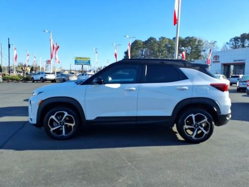Used 2023 Chevrolet TrailBlazer RS w/ Sun and Liftgate Package AWD/4WD image 3