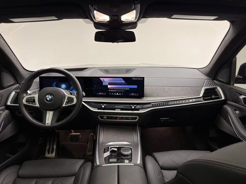 Used 2024 BMW X7 xDrive40i w/ M Sport Package image 7