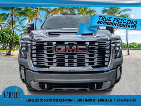Used 2025 GMC Sierra 2500 Denali w/ Technology Package AWD/4WD image 8