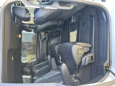 Used 2025 Toyota Sienna Limited image 22