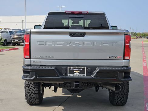 New 2026 Chevrolet Silverado 2500 ZR2 AWD/4WD image 8