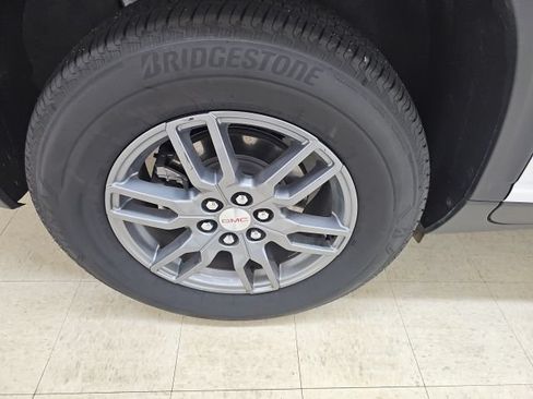 Used 2025 GMC Acadia Elevation FWD image 17