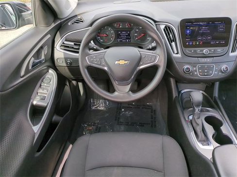 Used 2024 Chevrolet Malibu LT image 17