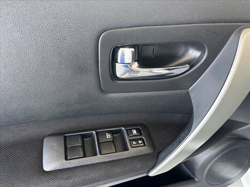 Used 2013 Nissan Rogue S w/ Special Edition Pkg AWD/4WD image 16