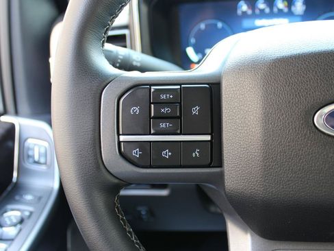 Used 2025 Ford F250 Lariat AWD/4WD image 25