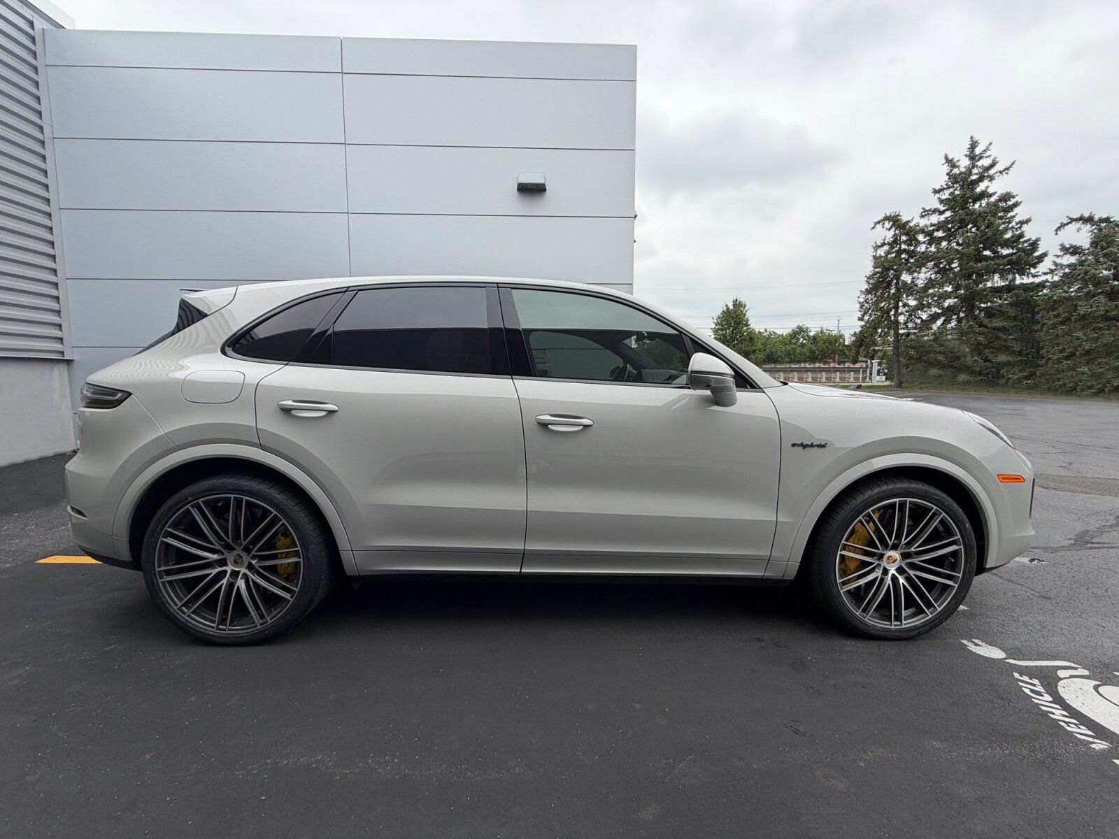 Certified 2020 Porsche Cayenne Turbo S AWD/4WD image 12