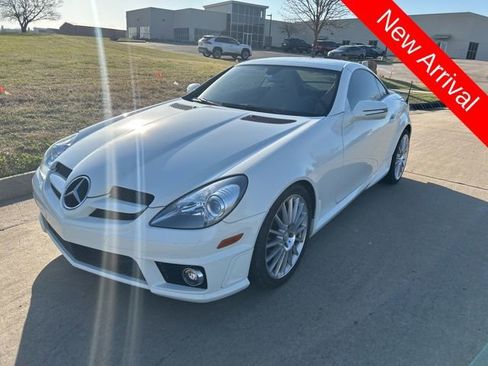 Used 2011 Mercedes-Benz SLK 300 image 7