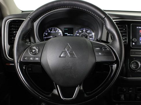 Used 2019 Mitsubishi Outlander SE image 8