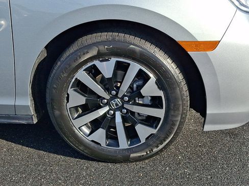 Certified 2025 Honda Odyssey EX-L image 9