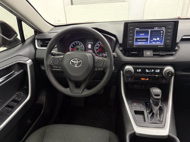 Used 2022 Toyota RAV4 XLE w/ Convenience Package FWD image 30