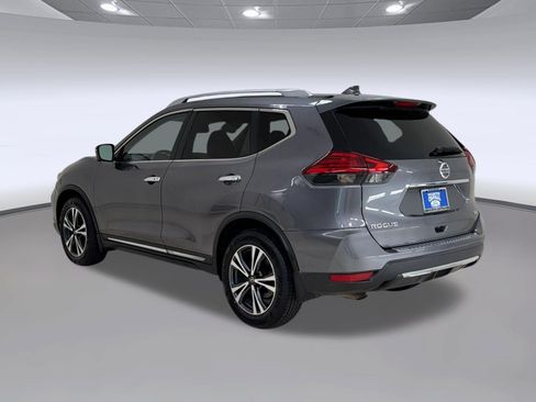 Used 2017 Nissan Rogue SL w/ SL Premium Package FWD image 3
