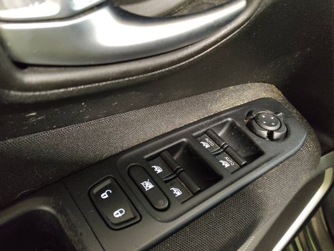 Used 2019 Jeep Renegade Sport AWD/4WD image 27