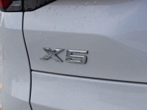 Used 2024 BMW X5 xDrive40i w/ Parking Assistance Package AWD/4WD image 8