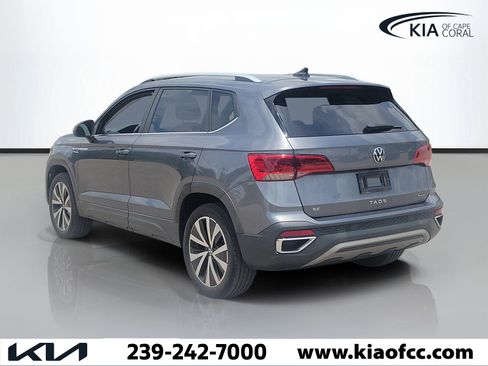 Used 2022 Volkswagen Taos SE AWD/4WD image 4