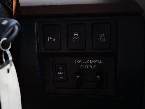 Used 2019 Toyota Tundra Limited w/ Limited Premium Package AWD/4WD image 21