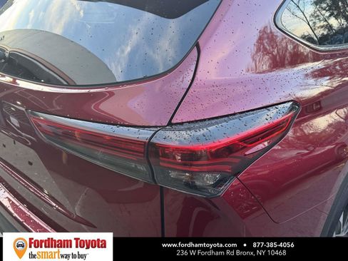 Certified 2021 Toyota Highlander XLE image 10