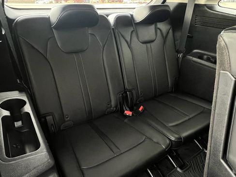 Used 2021 Kia Sorento S image 19