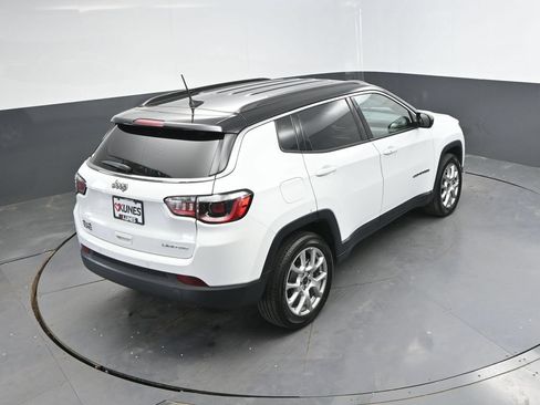 Used 2025 Jeep Compass Limited AWD/4WD image 32