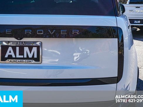 Used 2024 Land Rover Range Rover SE image 12