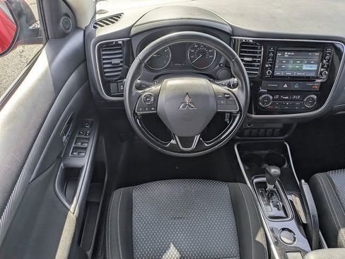 Used 2017 Mitsubishi Outlander ES FWD image 16