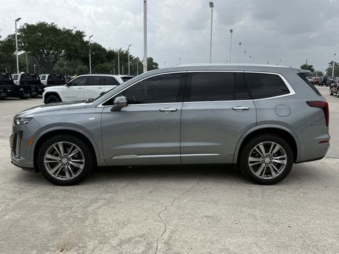 Used 2023 Cadillac XT6 Premium Luxury FWD image 9