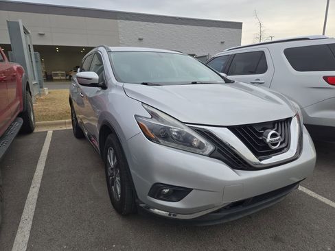 Used 2018 Nissan Murano SV image 4