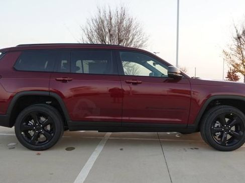 New 2025 Jeep Grand Cherokee L Altitude image 10