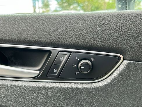 Used 2018 Volkswagen Passat 2.0T R-Line FWD image 26