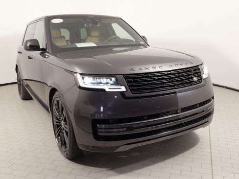 Used 2025 Land Rover Range Rover Long Wheelbase SE AWD/4WD image 6