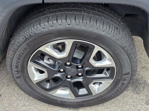 Used 2018 Jeep Compass Trailhawk w/ Navigation Group AWD/4WD image 40