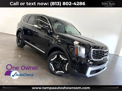 Used 2024 Kia Telluride S w/ S Sunroof Package