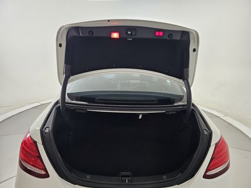 Used 2017 Mercedes-Benz E 300 4MATIC image 19