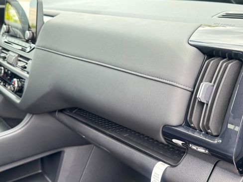 Certified 2025 Nissan Pathfinder S image 26