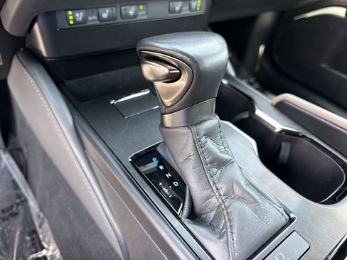 Used 2025 Lexus ES 350 w/ Premium Package FWD image 20