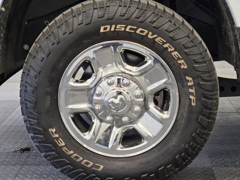 Used 2023 RAM 2500 Tradesman w/ Chrome Appearance Group image 10